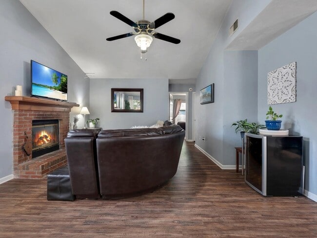 Building Photo - 1572 Cinnamon Bear Cir