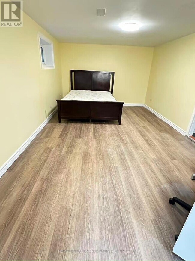 Photo du bâtiment - 95 SHAWNEE(BASEMENT) CIRCLE