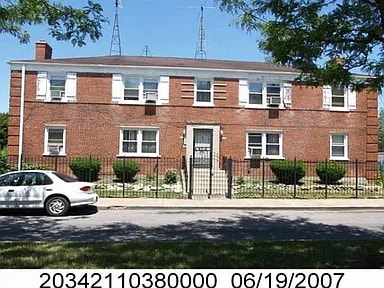 Primary Photo - 8059 S Rhodes Ave