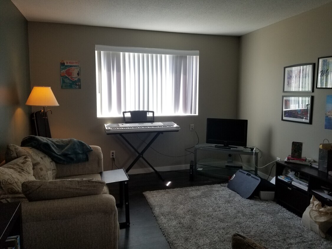 Foto principal - 3125 10th Ave S