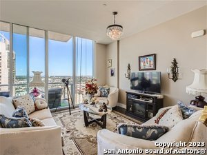 Foto del edificio - 610 E Market St