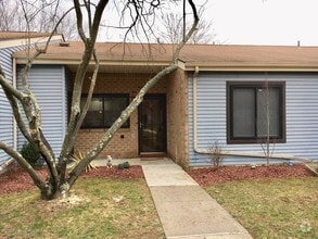 Building Photo - 215 Medford Ct