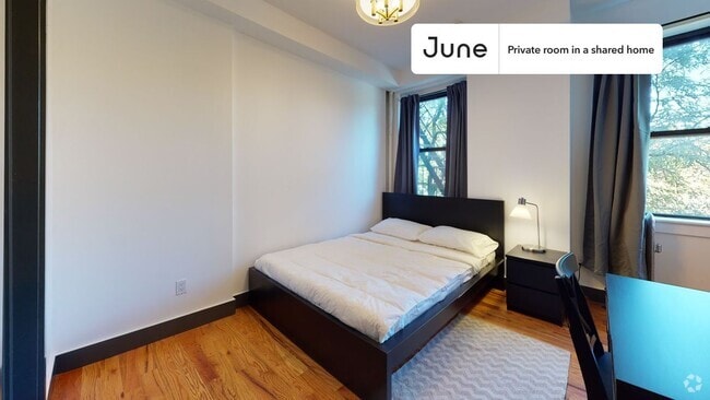 Building Photo - Private bedroom in 5 bed/2 bath Home