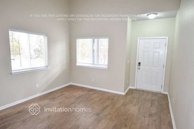 Building Photo - 2455 S Gibralter Way