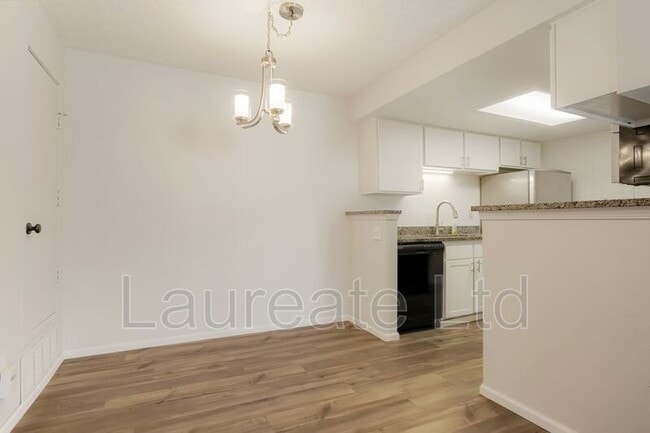 Building Photo - 8555 Fairmount Dr