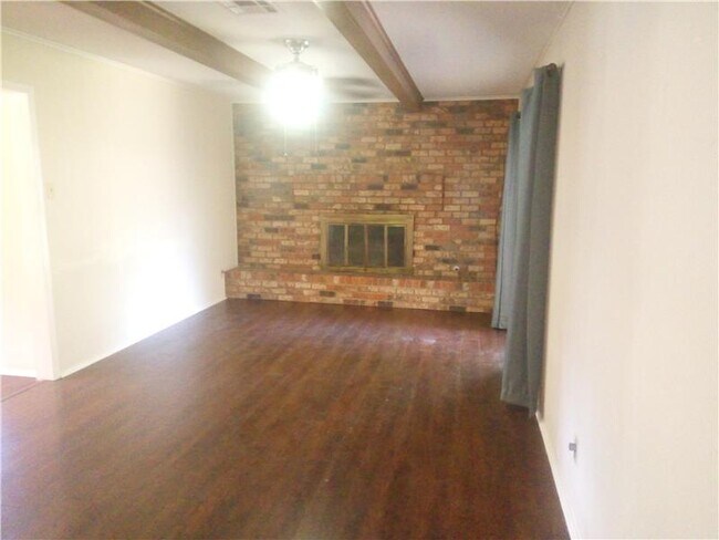 Foto del edificio - 5731 Caldwell Dr