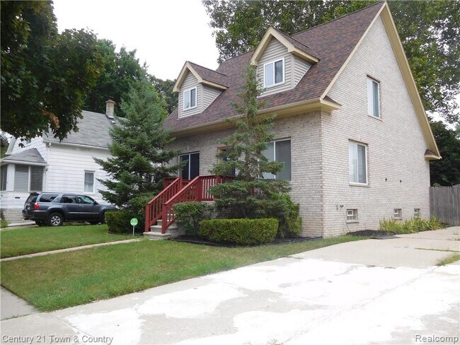 Building Photo - 2032 Farrow St