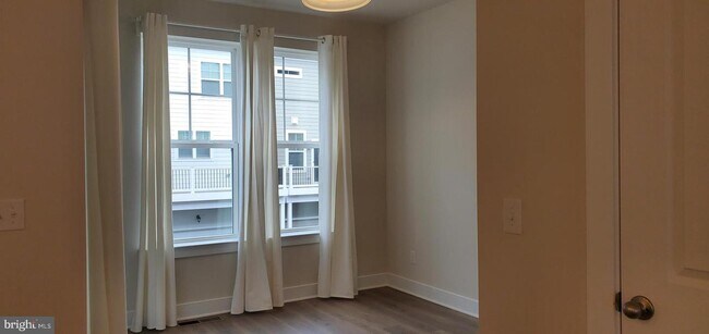 Building Photo - 17660 Falcon Heights St