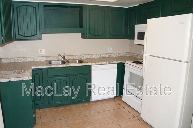 Building Photo - 2227 N 24th Pl