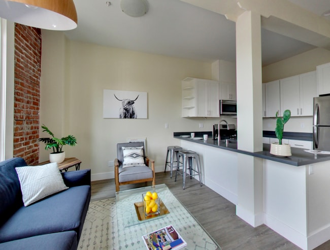 Building Photo - bedroom in Hayward CA 94541