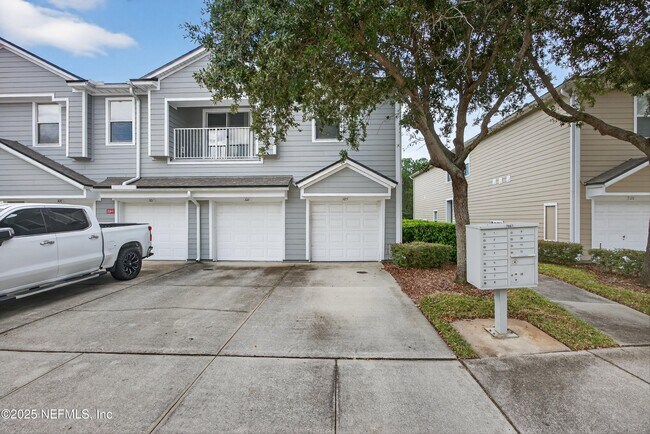 Foto del edificio - 7067 Deer Lodge Cir