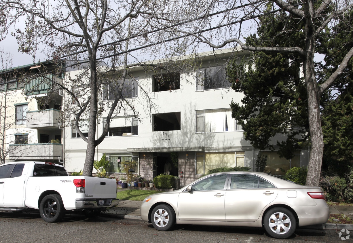 Building Photo - 271 Vernon St