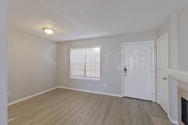 Building Photo - 2108 Woodnote Ln