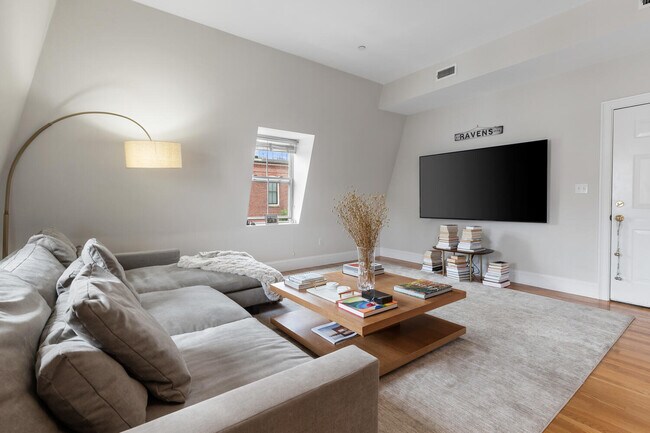 Foto del edificio - 352 W 3rd St