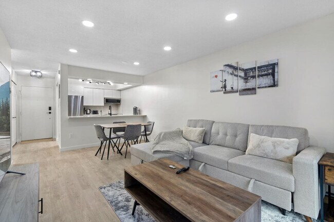 Photo du bâtiment - 360 E 2nd St