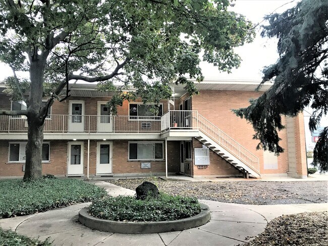 Building Photo - 4215 W 95th St
