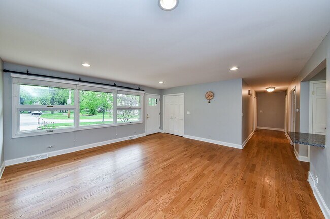 Foto del edificio - 1706 E Liberty Dr