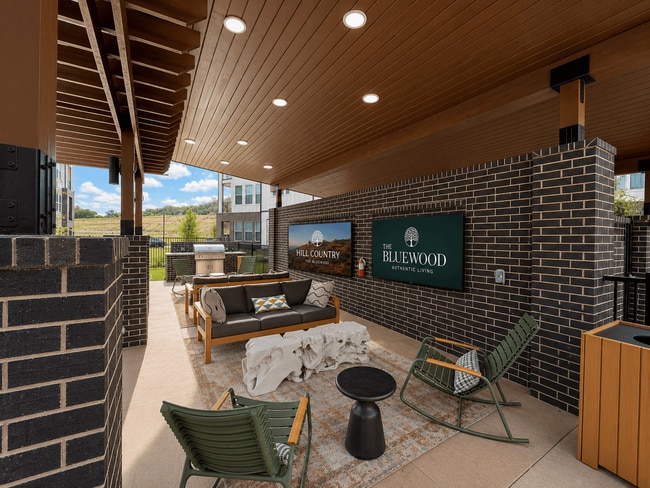 Outdoor Resident Lounge - The Bluewood