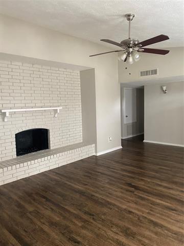 Foto del edificio - 7458 Emory Oak Ln