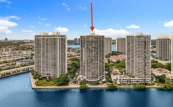 Building Photo - 2800 Island Blvd