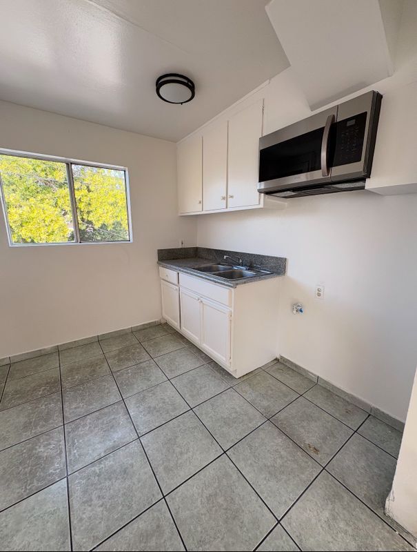 Building Photo - 1165 E 42nd Pl.