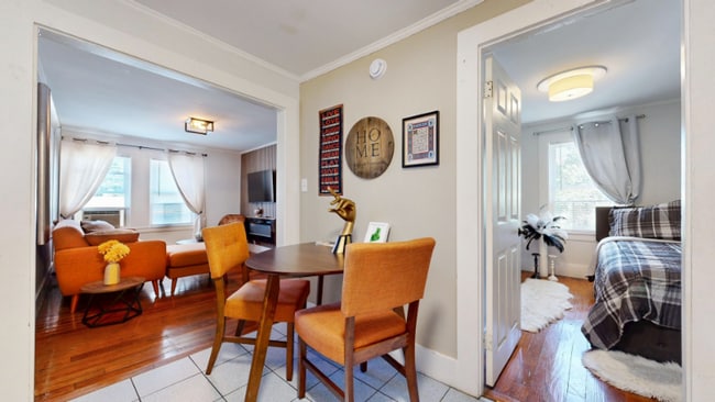 Building Photo - 39 Cushing St