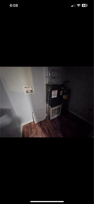 Building Photo - 3600 Falling Springs Rd