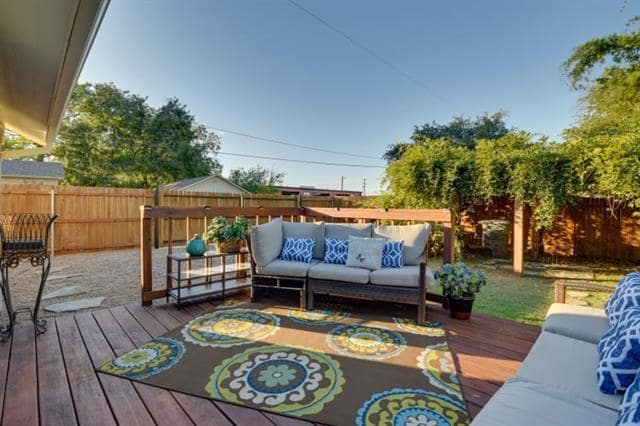 Building Photo - 520 W Bluff St