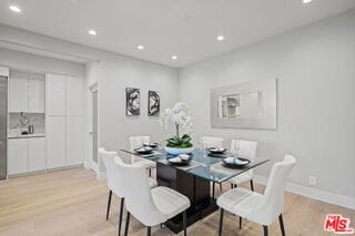 Foto del edificio - 1557 S Beverly Glen Blvd