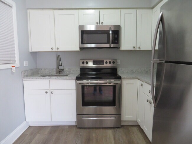 Foto del edificio - 1100 N Wheeling Rd