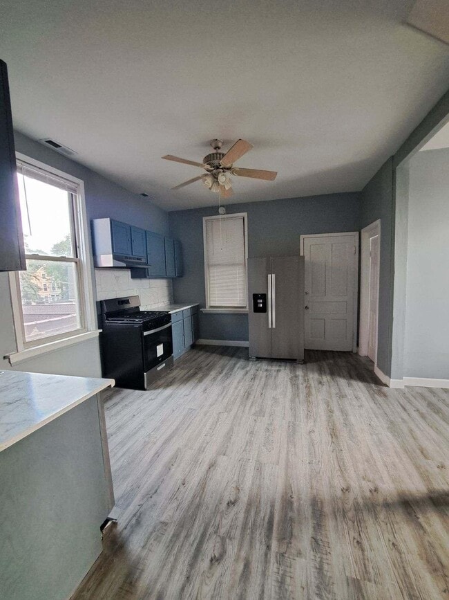 Photo - 4 bedroom in Chicago IL 60618 Apartment