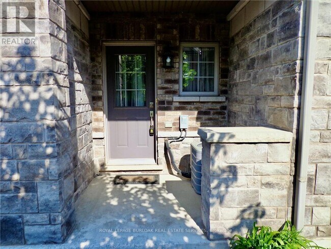 Photo du bâtiment - 541 Winston Rd