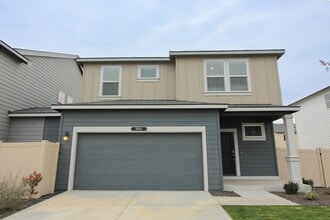Building Photo - 8043 Ranchland Ln