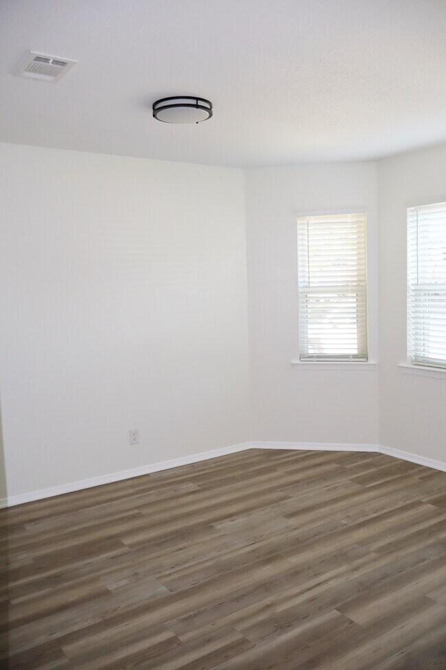 Foto del edificio - 1217 Scott Dr