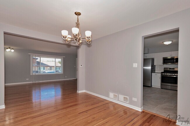 Building Photo - 7028 W Crain St