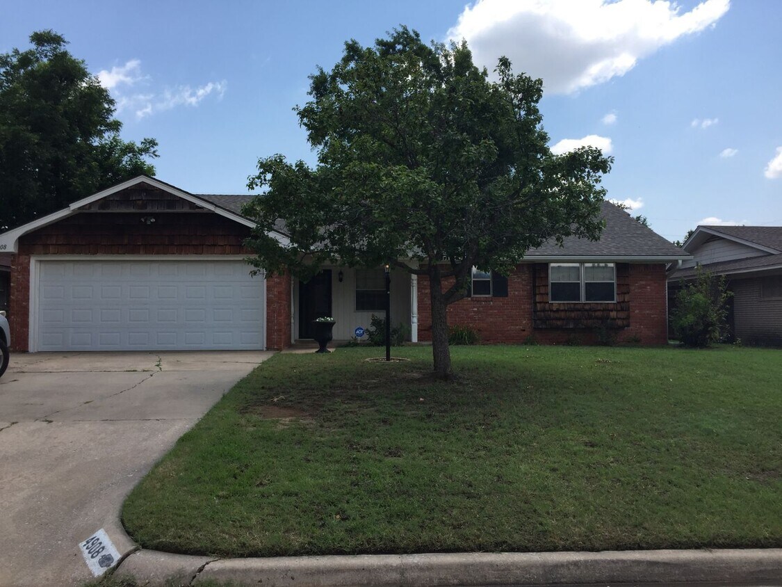 Primary Photo - Beautiful 3 Bed 2 Bath 2 Car Garage