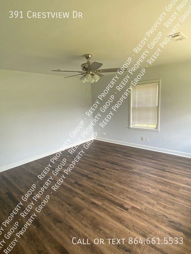 Foto del edificio - 391 Crestview Dr