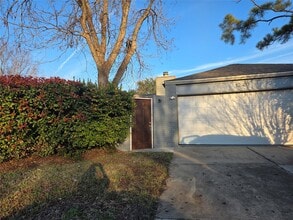 Building Photo - 12407 Sungate Ln