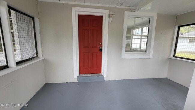 Foto del edificio - 1007 NE 23rd St