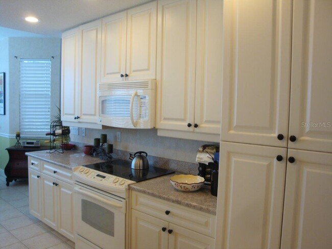 Building Photo - 268 Lewis Cir