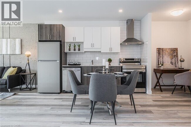 Photo du bâtiment - 1442 Highland Rd W