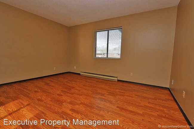 Foto del edificio - 325 East Ln