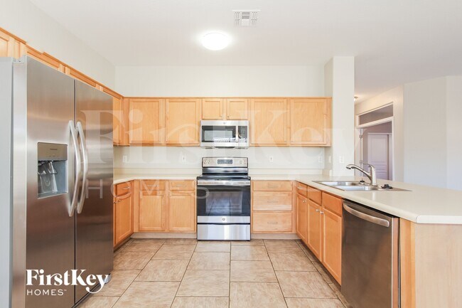 Foto del edificio - 14949 N 151st Dr