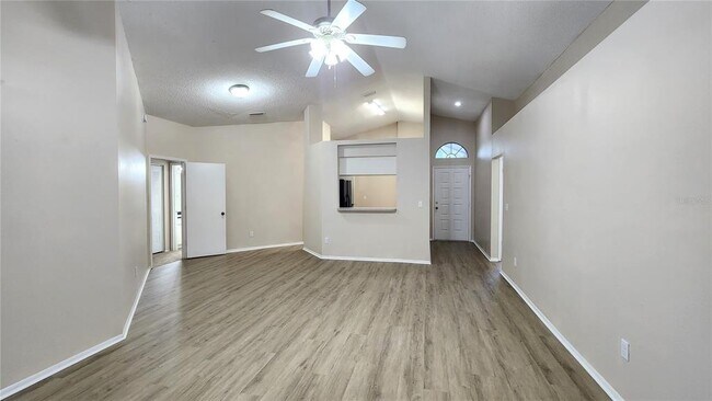 Foto del edificio - 1633 Elk Spring Dr