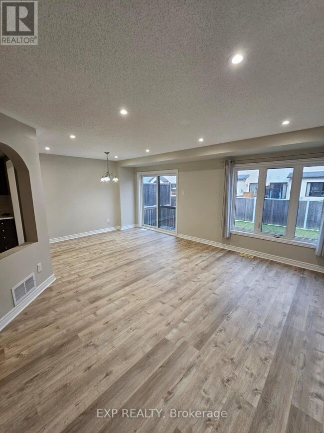 Building Photo - 213 Halyard Way