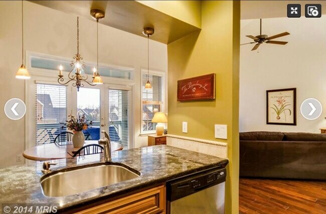 Foto del edificio - 1304F Garden Wall Cir