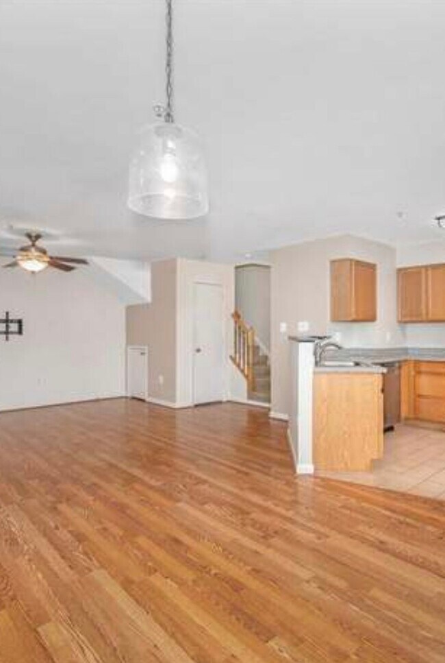 Foto del edificio - 4946 Whitney Terrace
