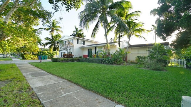 Building Photo - 9220 SW 103rd Ave