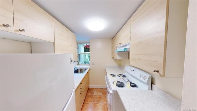 Building Photo - 50 McGregor Ln