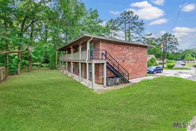 Building Photo - 3158 N Stevendale Rd